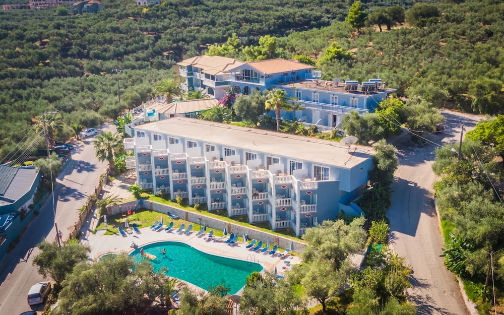 Callinica Hotel — Hotel building in Tsilivi, Ionian Islands