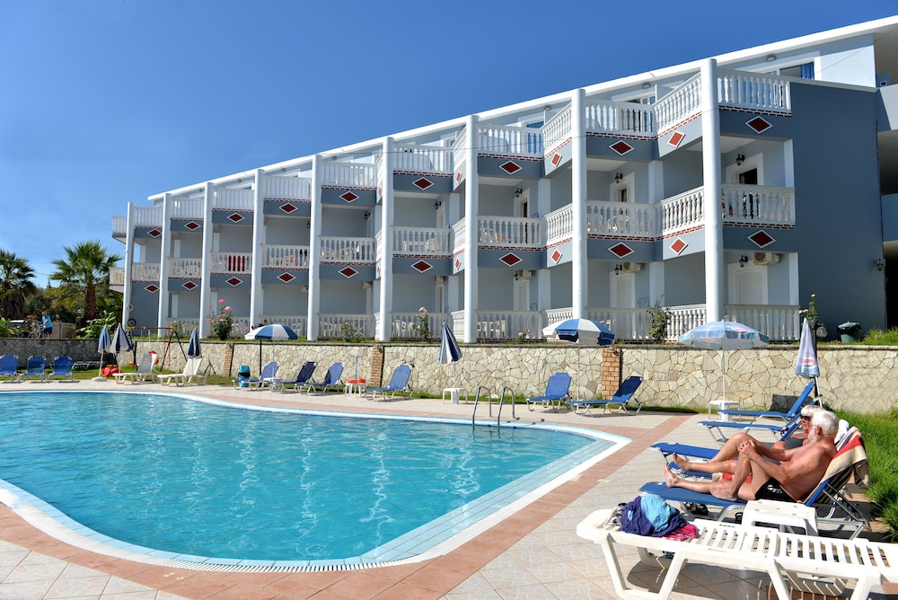 Callinica Hotel — Hotel building in Tsilivi, Ionian Islands