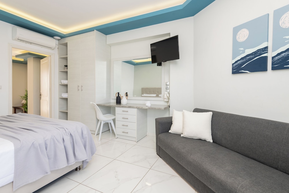 Callinica Hotel — Hotel rooms in Tsilivi, Ionian Islands