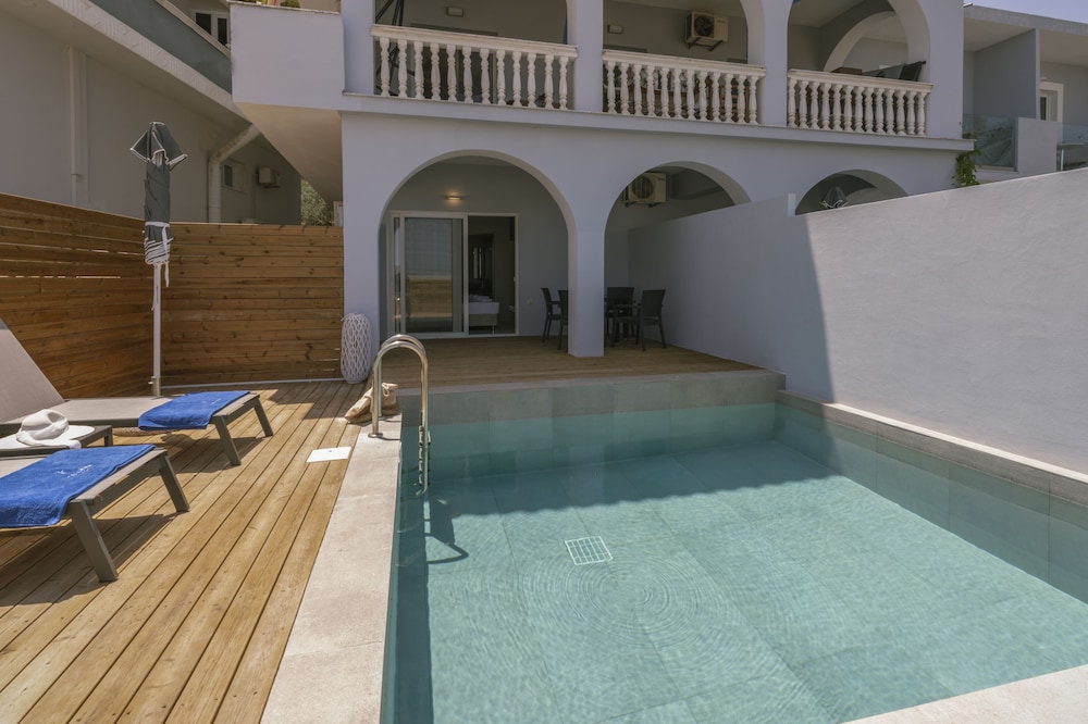 Callinica Hotel — Swimming pool in Tsilivi, Ionian Islands