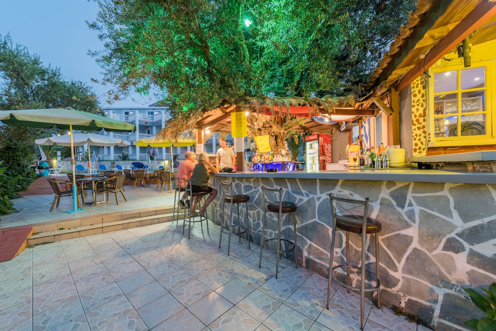 Callinica Hotel — Restaurant & bars in Tsilivi, Ionian Islands