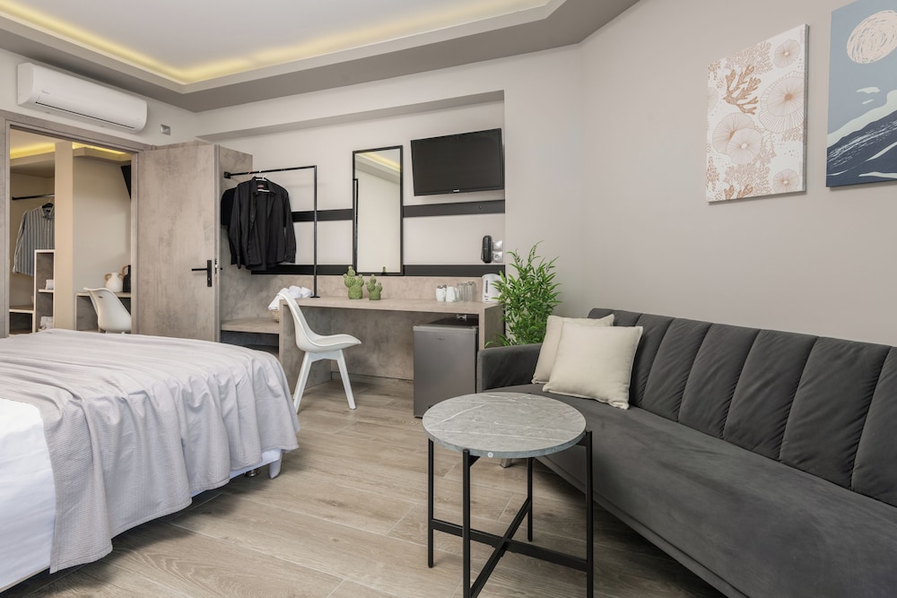 Callinica Hotel — Hotel rooms in Tsilivi, Ionian Islands
