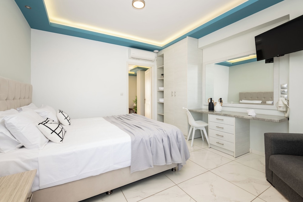 Callinica Hotel — Hotel rooms in Tsilivi, Ionian Islands