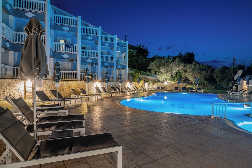 Callinica Hotel — Swimming pool in Tsilivi, Ionian Islands