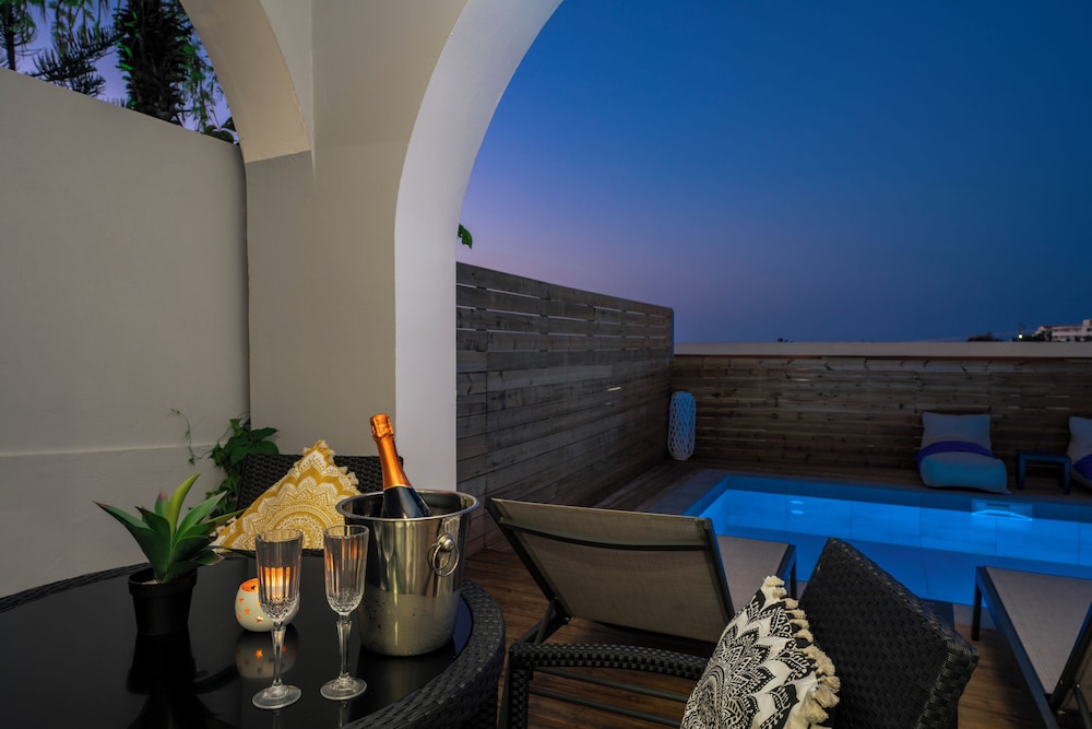 Callinica Hotel — Swimming pool in Tsilivi, Ionian Islands