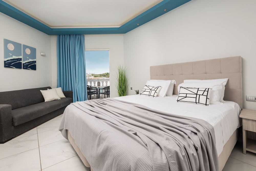 Callinica Hotel — Hotel rooms in Tsilivi, Ionian Islands