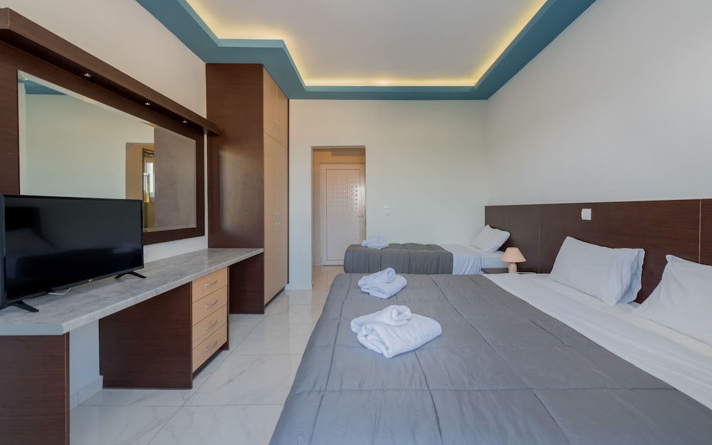 Callinica Hotel — Hotel rooms in Tsilivi, Ionian Islands