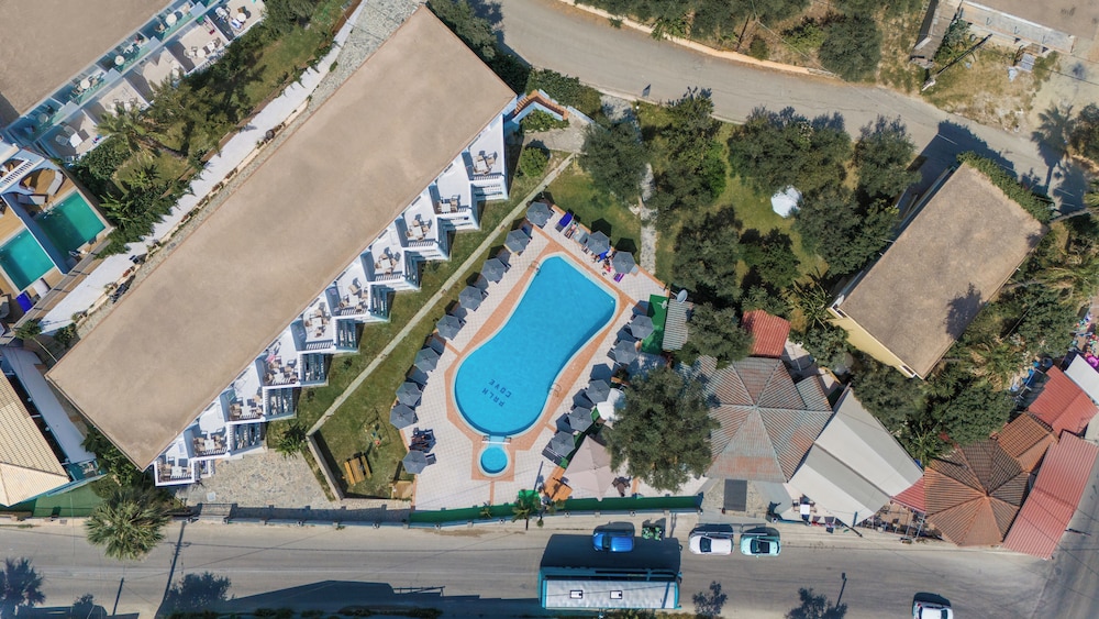 Callinica Hotel — Swimming pool in Tsilivi, Ionian Islands
