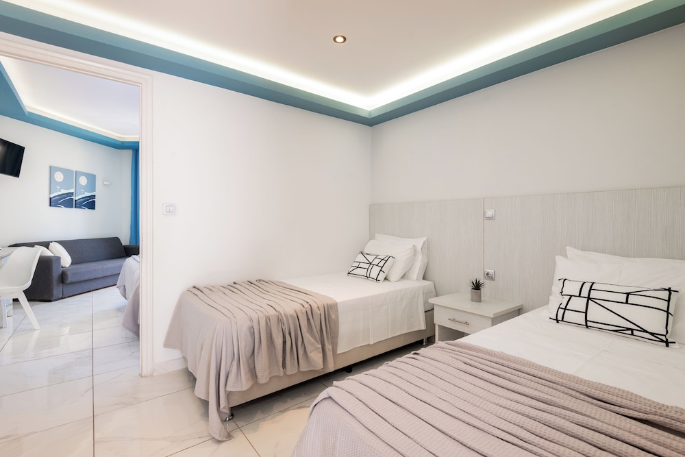 Callinica Hotel — Hotel rooms in Tsilivi, Ionian Islands