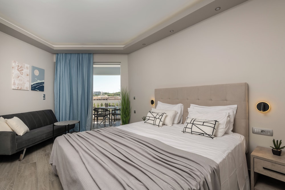 Callinica Hotel — Hotel rooms in Tsilivi, Ionian Islands