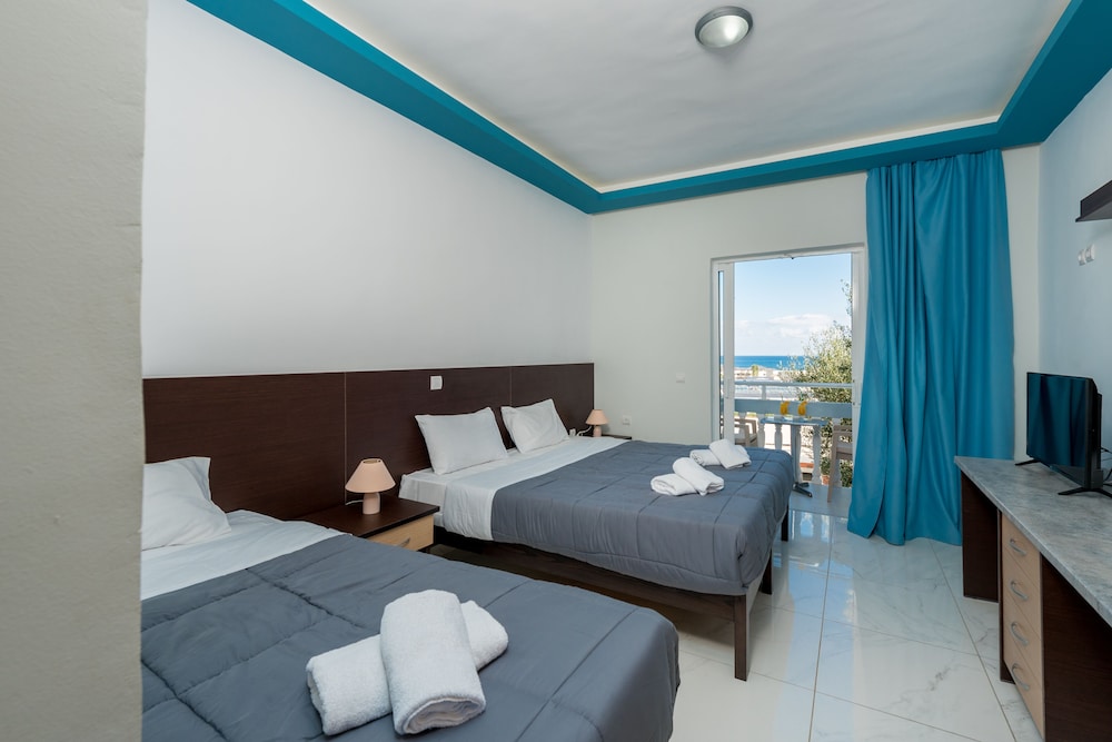 Callinica Hotel — Hotel rooms in Tsilivi, Ionian Islands