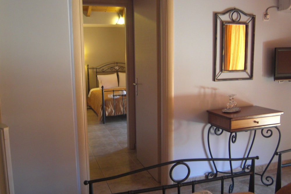 Anastazia Hotel — Hotel rooms in Poros, Ionian Islands