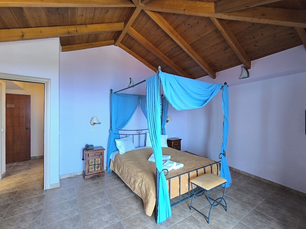 Anastazia Hotel — Hotel rooms in Poros, Ionian Islands
