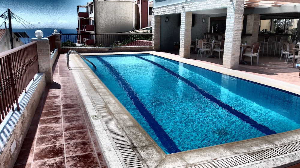 Anastazia Hotel — Swimming pool in Poros, Ionian Islands