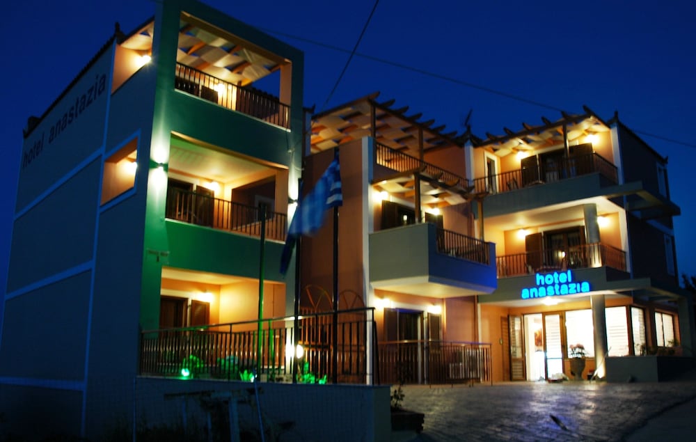 Anastazia Hotel — Hotel building in Poros, Ionian Islands