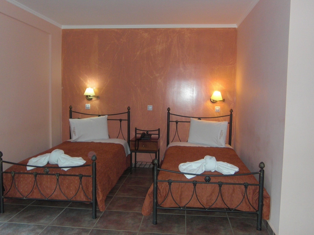 Anastazia Hotel — Hotel rooms in Poros, Ionian Islands