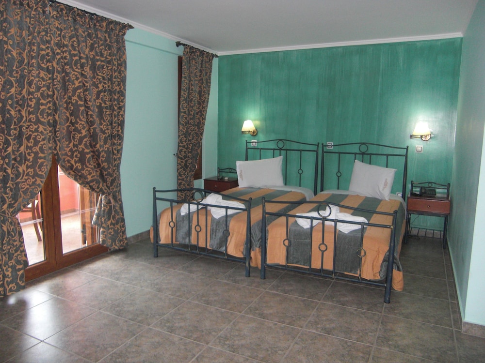 Anastazia Hotel — Hotel rooms in Poros, Ionian Islands