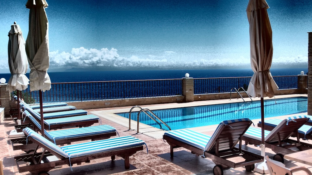Anastazia Hotel — Swimming pool in Poros, Ionian Islands