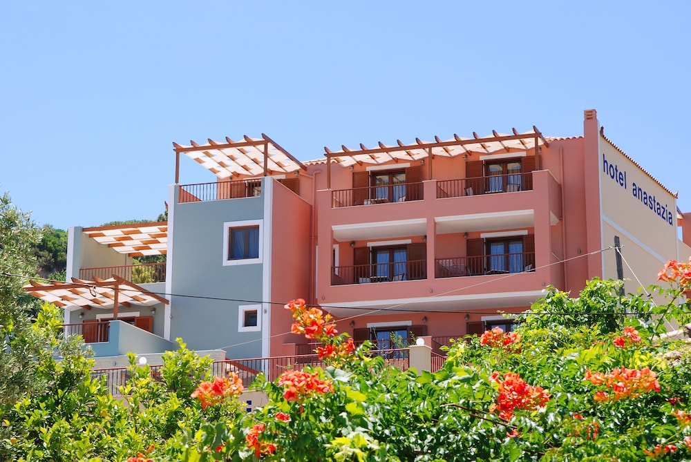 Anastazia Hotel — Hotel building in Poros, Ionian Islands