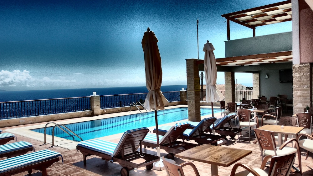Anastazia Hotel — Swimming pool in Poros, Ionian Islands