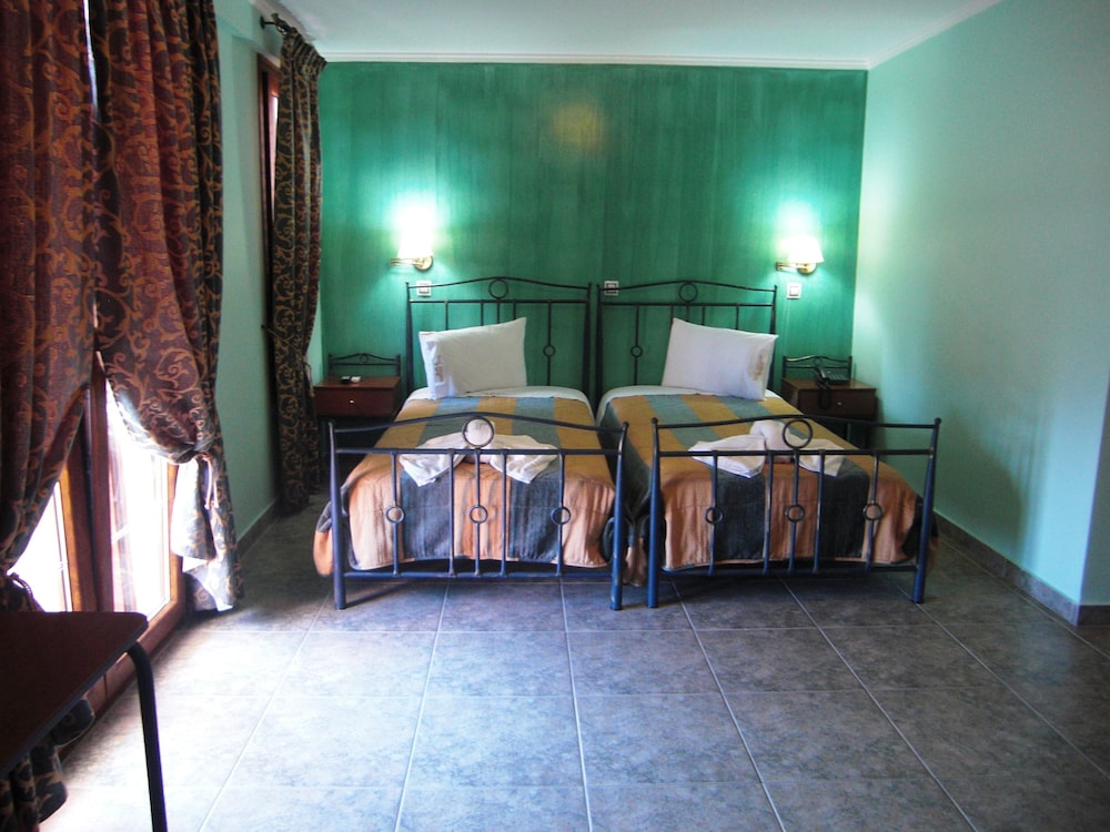 Anastazia Hotel — Hotel rooms in Poros, Ionian Islands