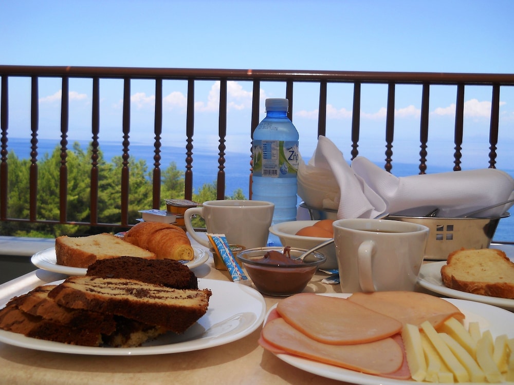 Anastazia Hotel — Restaurant & bars in Poros, Ionian Islands