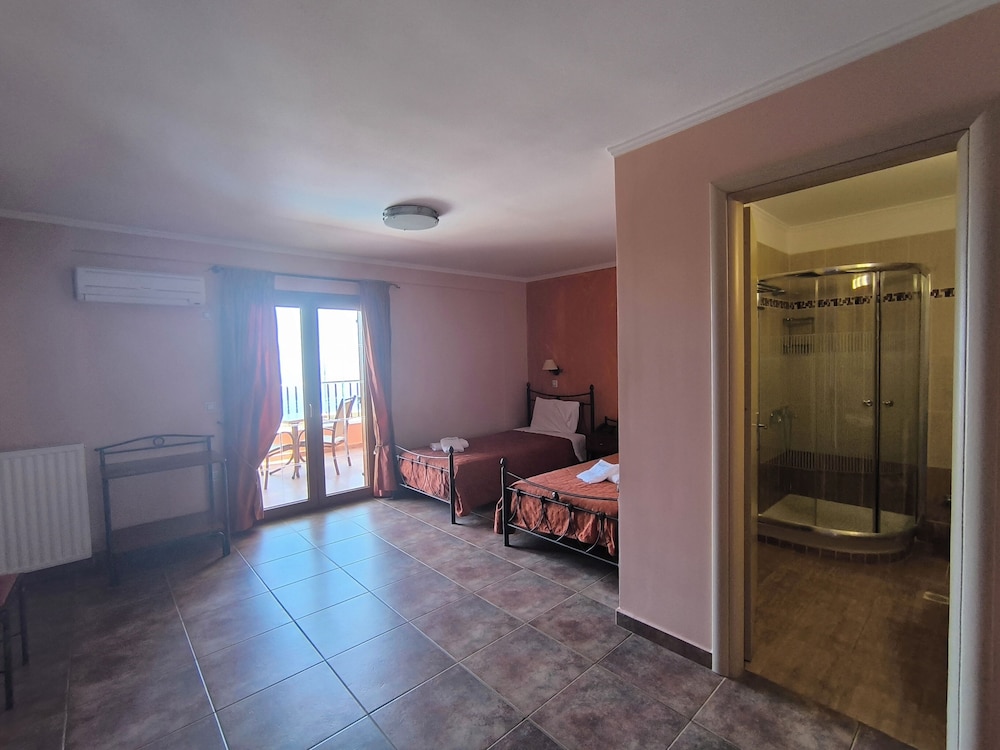Anastazia Hotel — Hotel rooms in Poros, Ionian Islands