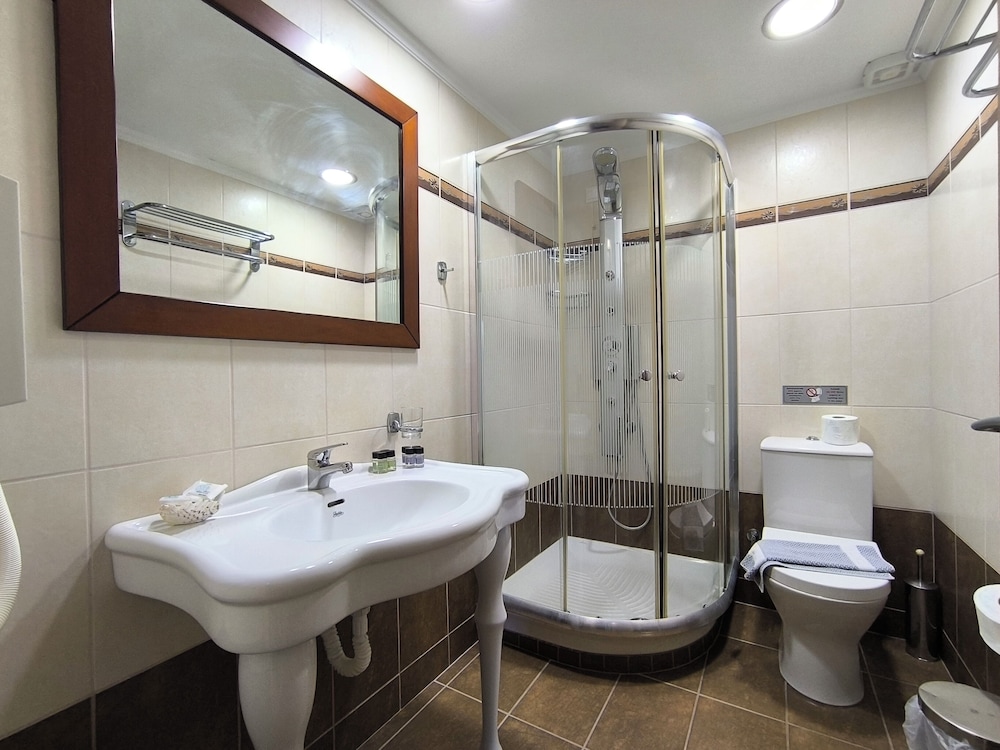 Anastazia Hotel — Hotel rooms in Poros, Ionian Islands