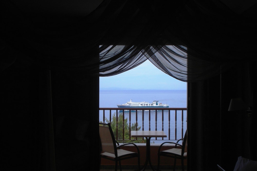 Anastazia Hotel — Hotel rooms in Poros, Ionian Islands