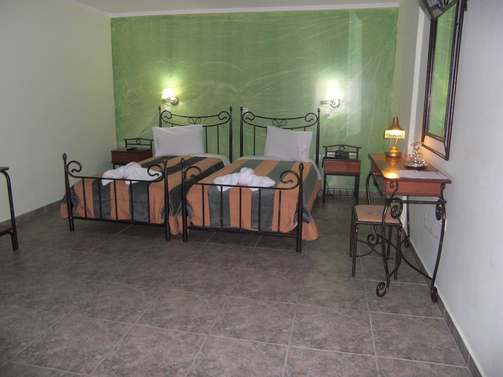 Anastazia Hotel — Hotel rooms in Poros, Ionian Islands