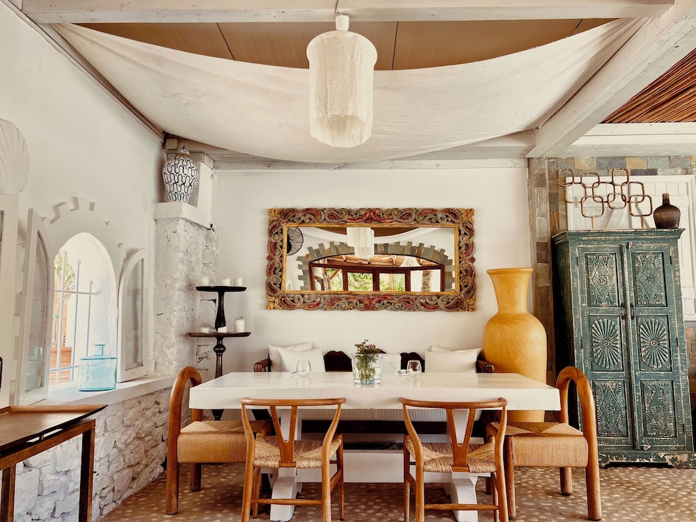 Caesars Gardens Hotel & Spa - Adults Only — Restaurant & bars in Lindos, South Aegean