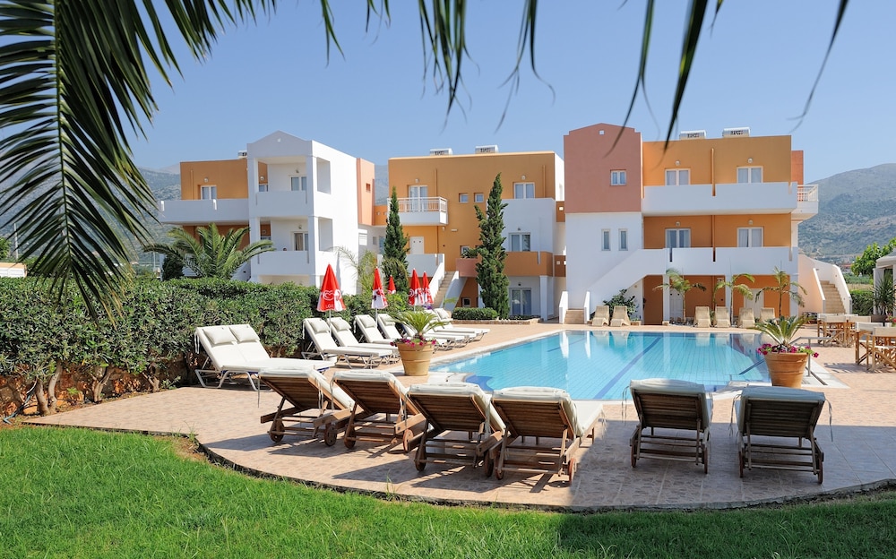 SunVillage Boutique Hotel — Swimming pool in Malia