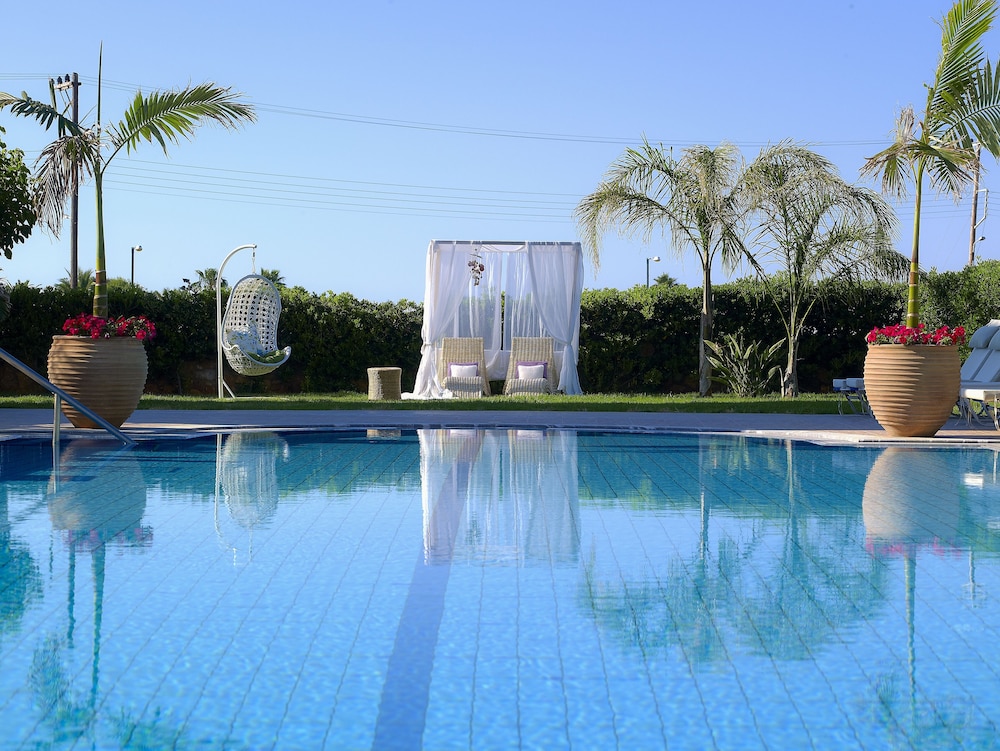 SunVillage Boutique Hotel — Swimming pool in Malia