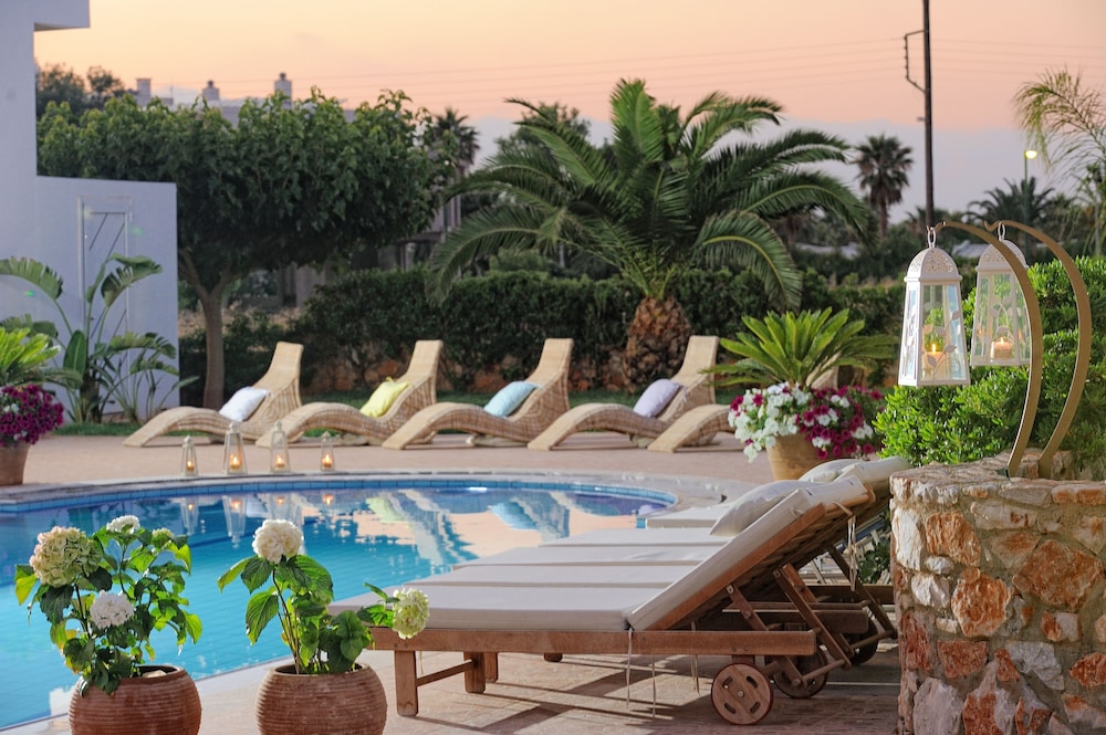 SunVillage Boutique Hotel — Swimming pool in Malia