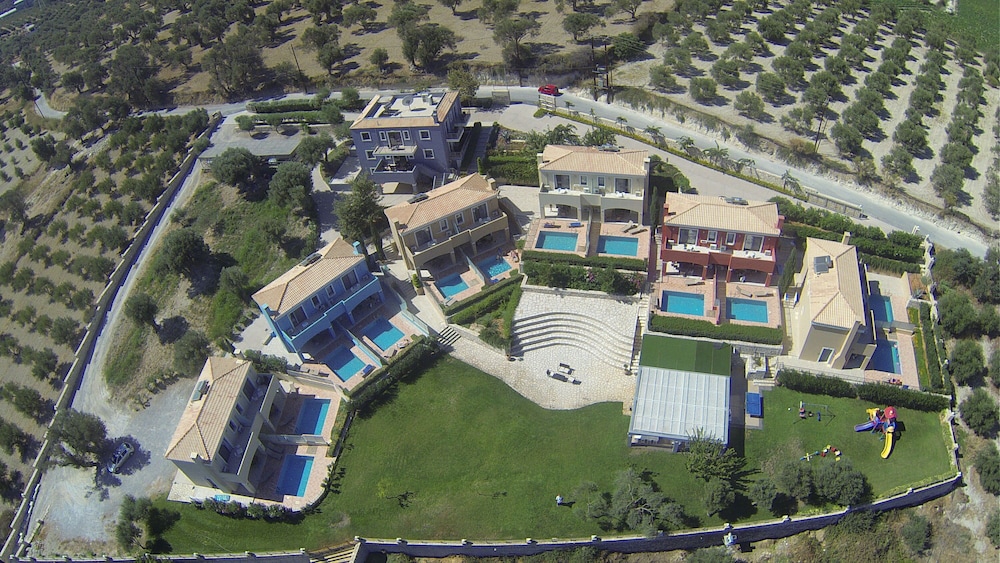 Carme Villas — Hotel building in Rethymnon