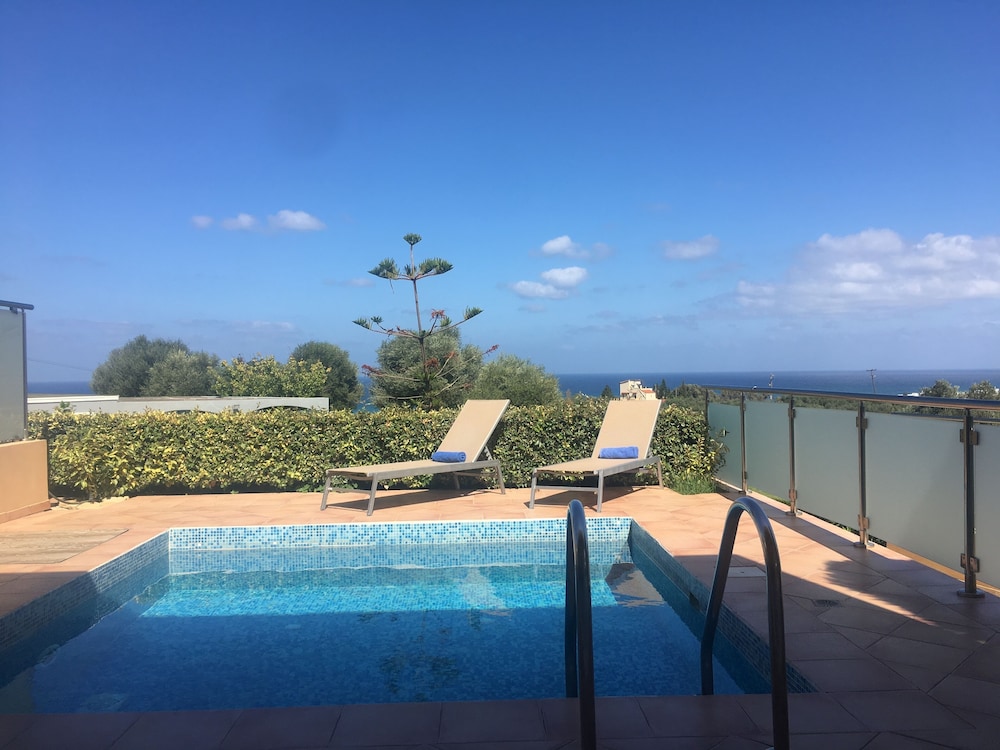 Carme Villas — Swimming pool in Rethymnon