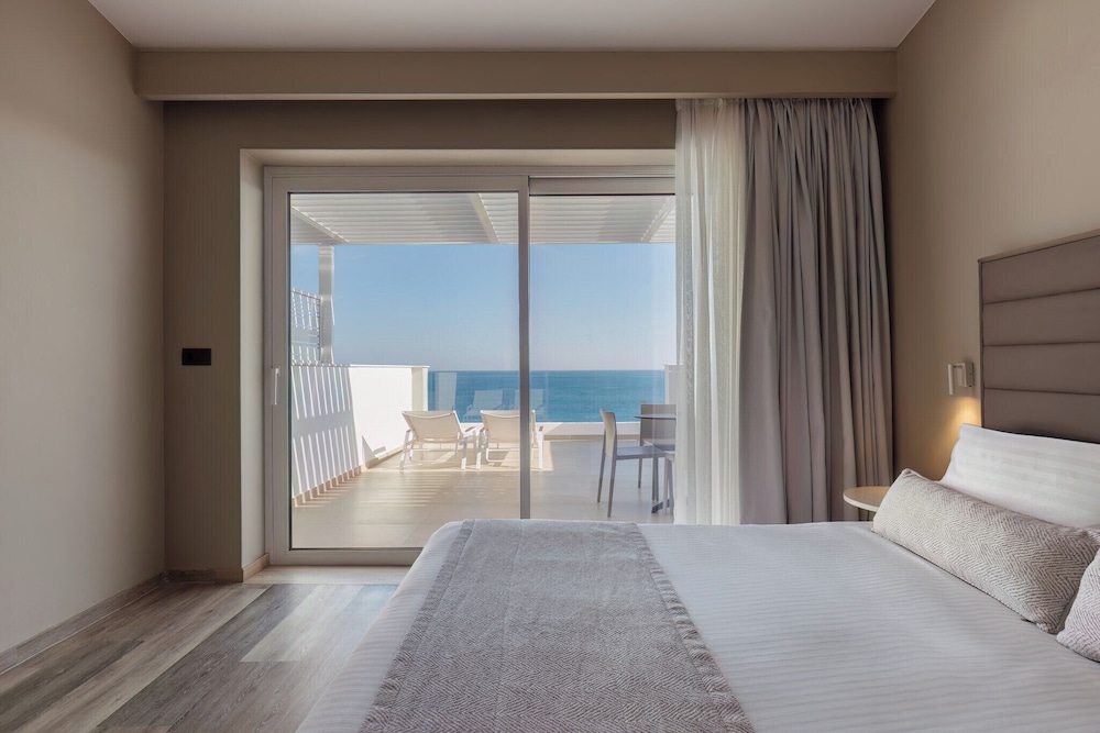 Alexandra Beach Resort & Spa — Hotel rooms in Tsilivi, Ionian Islands