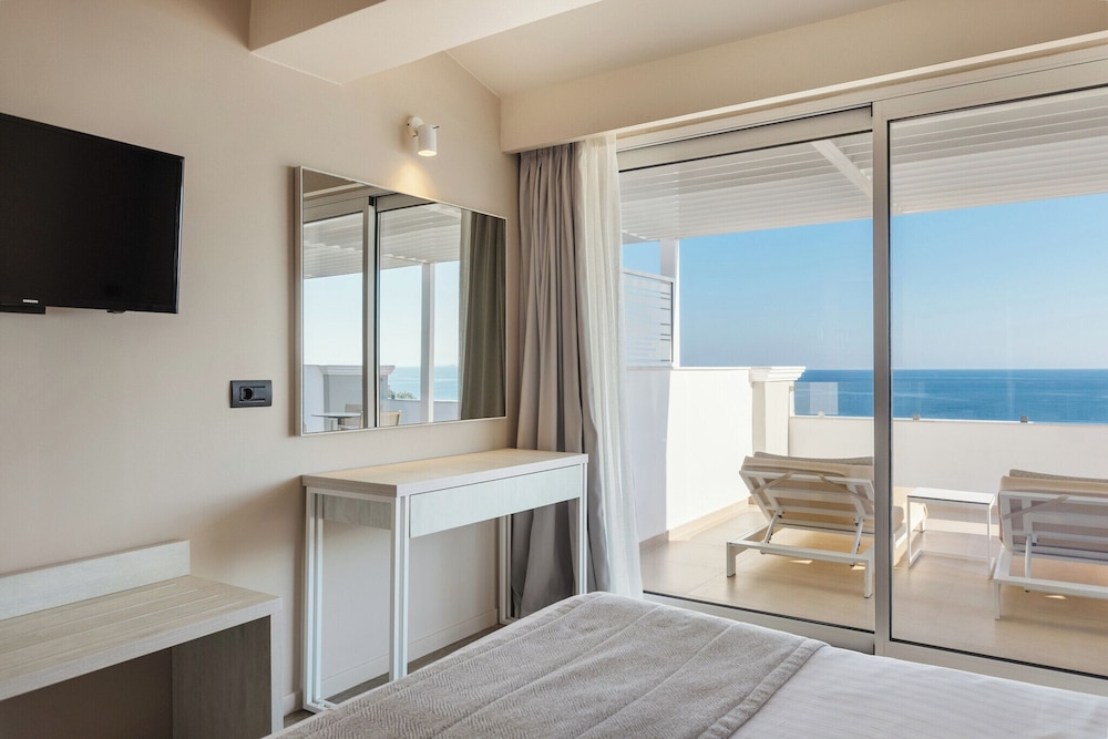 Alexandra Beach Resort & Spa — Hotel rooms in Tsilivi, Ionian Islands