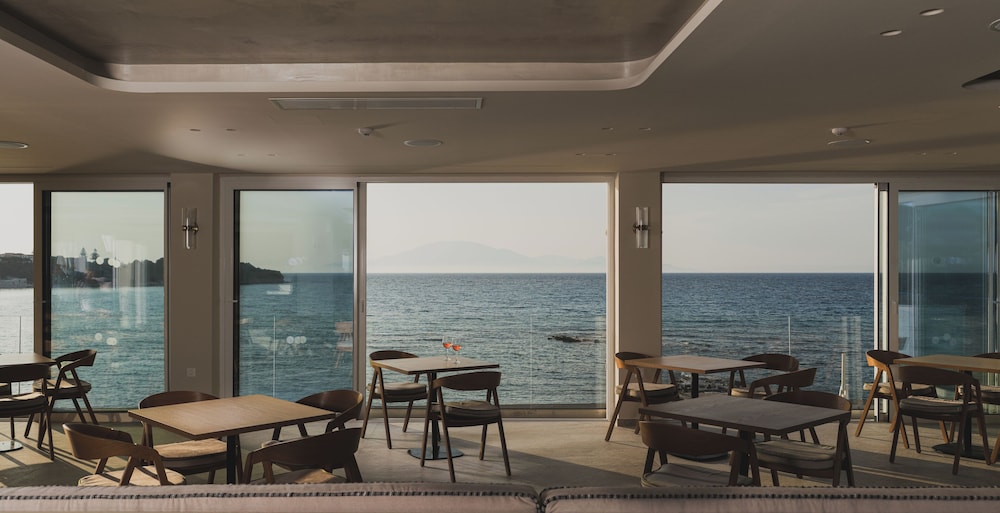 Alexandra Beach Resort & Spa — Restaurant & bars in Tsilivi, Ionian Islands