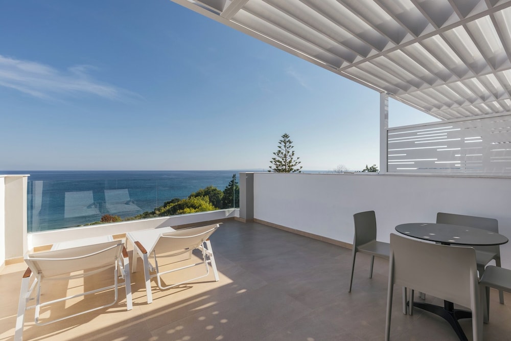 Alexandra Beach Resort & Spa — Hotel rooms in Tsilivi, Ionian Islands