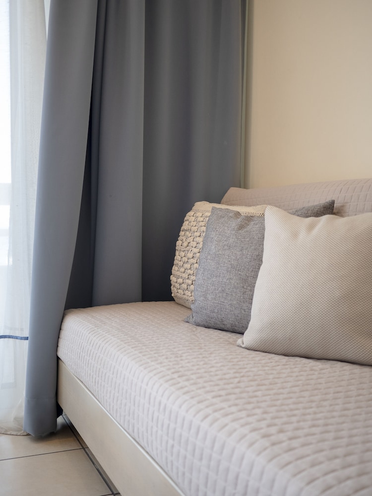 Athineon Hotel — Hotel rooms in Rhodes Town, South Aegean
