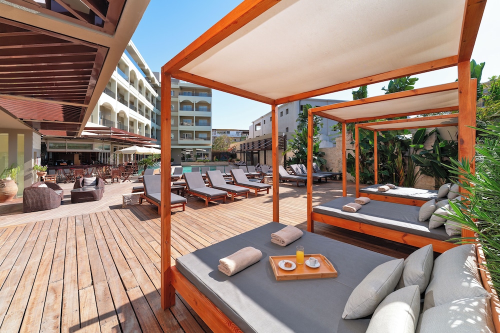 Athineon Hotel — Swimming pool in Rhodes Town, South Aegean