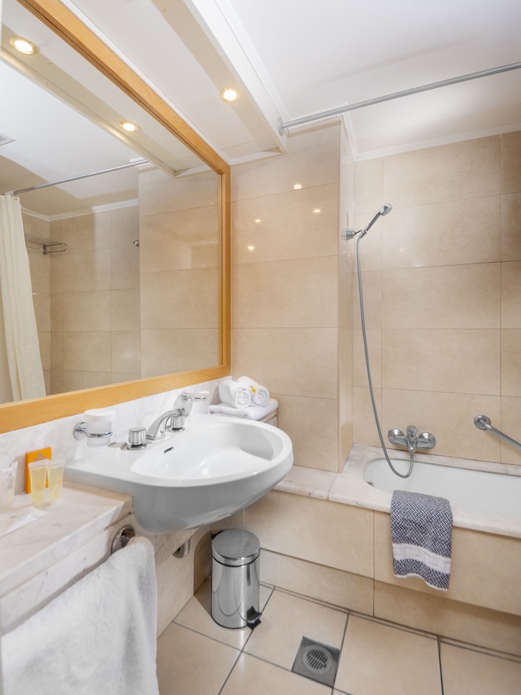Athineon Hotel — Hotel rooms in Rhodes Town, South Aegean