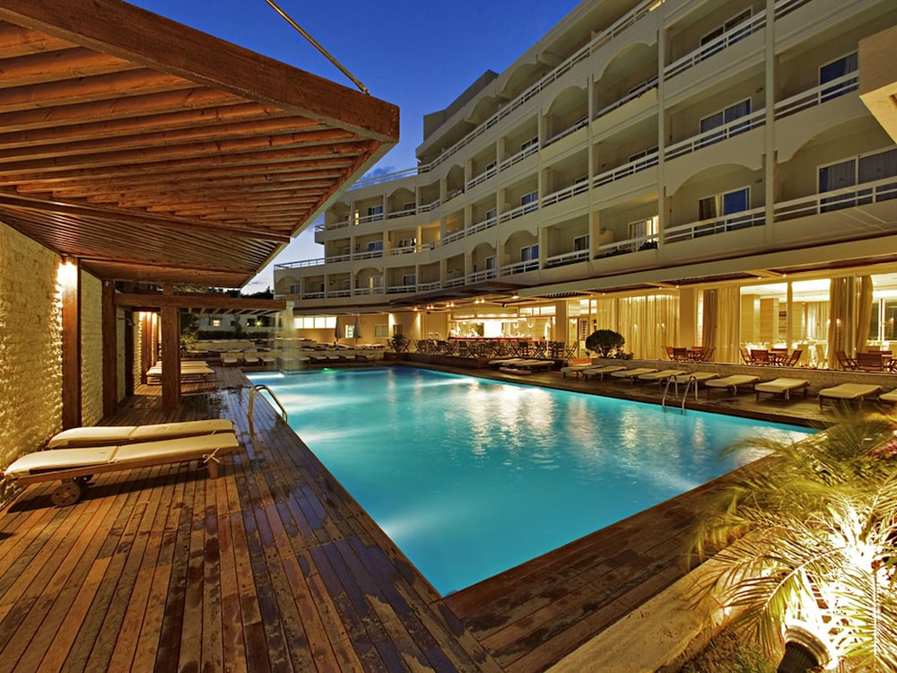 Athineon Hotel — Swimming pool in Rhodes Town, South Aegean