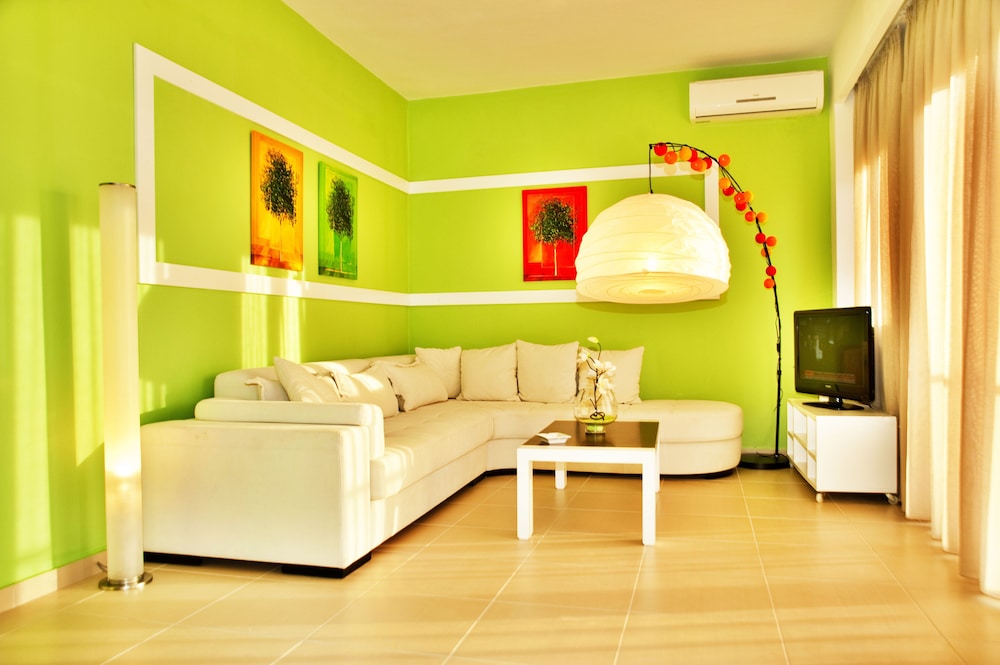 Esthisis Suites Chania — Hotel rooms in Platanias