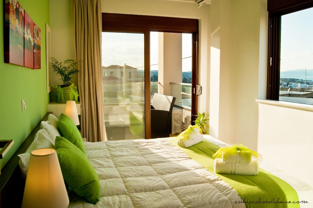 Esthisis Suites Chania — Hotel rooms in Platanias
