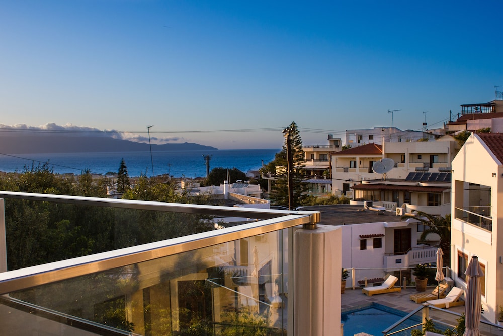 Esthisis Suites Chania — Attractions in the area in Platanias