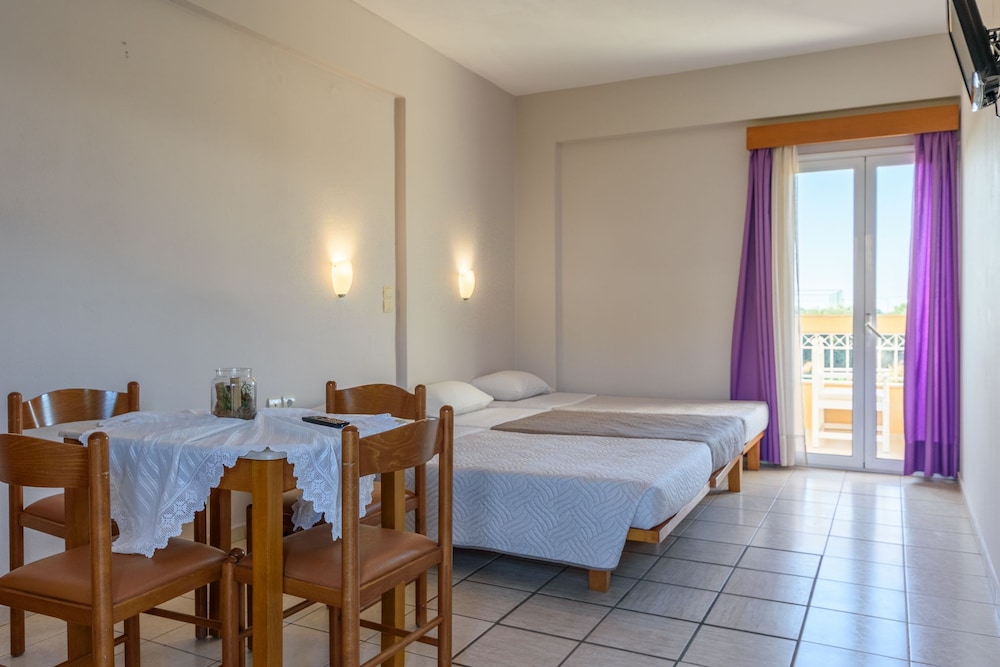 Danelis Studios and Apartments — Hotel rooms in Malia