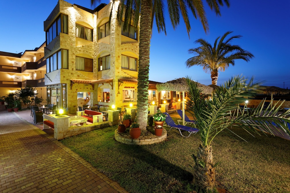 Danelis Studios and Apartments — Hotel building in Malia