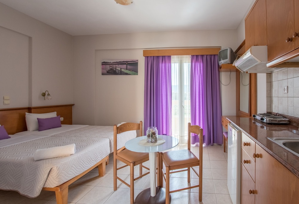 Danelis Studios and Apartments — Hotel rooms in Malia